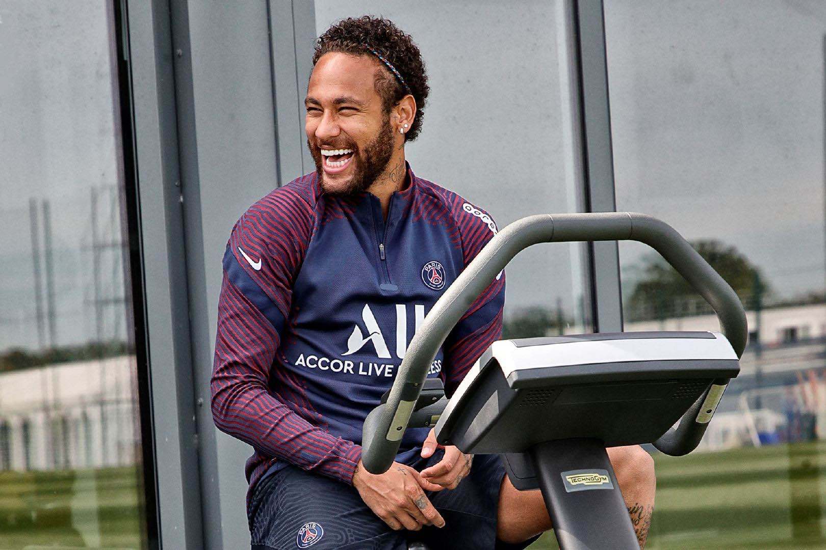 乐动体育官方网站包含广州队国际比赛日扳平良机；志在法国杯名次提升；底气十足；轮换策略成焦点的词条